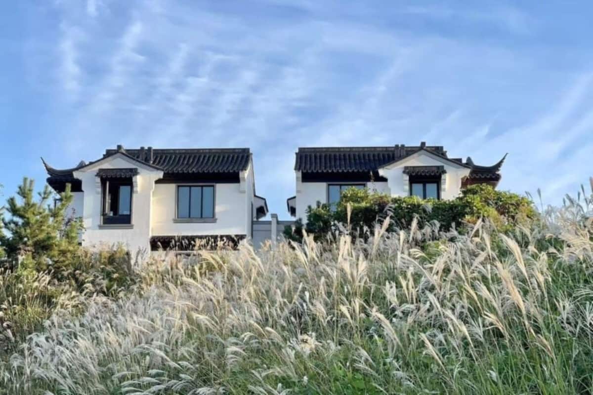 Senior Villa, Golf View | Down comforters, desk, laptop workspace, blackout drapes