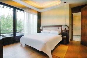 Signature Suite, Golf View | Gebar bulu kapas, meja, ruang kerja komputer riba 