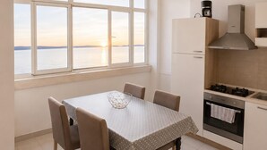 Dining - Nice apartment in Jesenice with lake view (Jesenice)