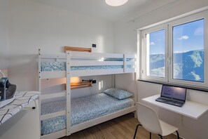 Strykjärn/strykbräda, gratis wi-fi och sängkläder