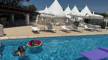 Seasonal outdoor pool
