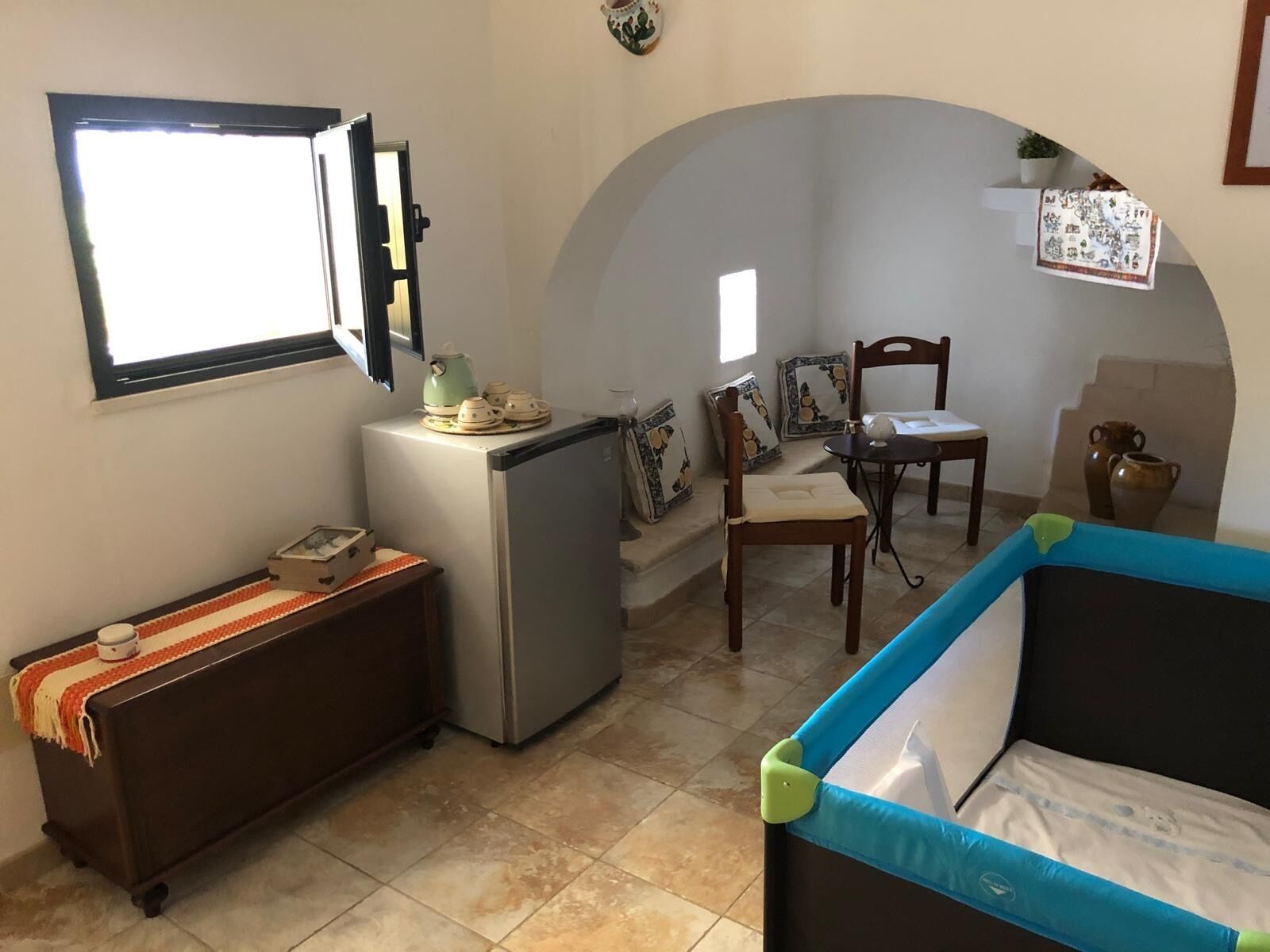 Deluxe Suite, Pool View | Individually decorated, individually furnished, laptop workspace