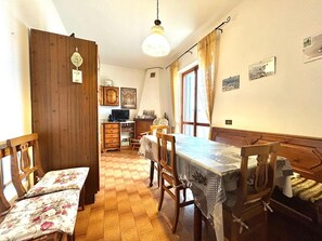 Dining - Vrbo Property (LORETO)