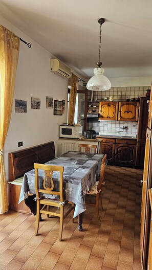 Dining - Vrbo Property (LORETO)