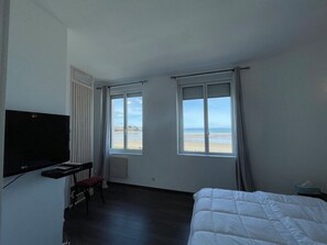 Room - D6067- Semi-detached house with sea view (douarnenez)