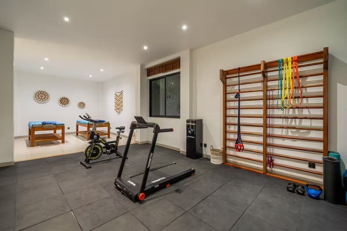 Luxury-Villa, 4 Schlafzimmer, eigener Pool, Stadtblick | Fitnessbereich