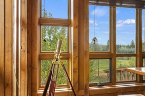 House | 2 bedrooms - Top Floor Views w Hot Tub Golf Course (Cle Elum)