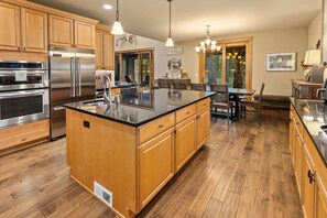 House | 4 bedrooms - 4BR Luxe Home Chefs Kit Hottub Firepit Gamerm (Cle Elum)