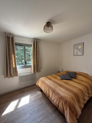 Room - Vrbo Property (Carry-le-Rouet)