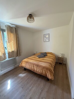 Room - Vrbo Property (Carry-le-Rouet)
