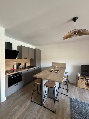 Private kitchen - Vrbo Property (Carry-le-Rouet)