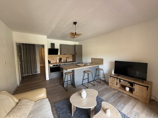 Living area - Vrbo Property (Carry-le-Rouet)