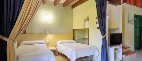 8 bedrooms, iron/ironing board, WiFi, bed sheets