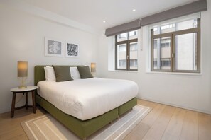 2 bedrooms, iron/ironing board, WiFi, bed sheets - 2 Bed, 2 bathroom (A/C) 1 min from Regent Street (London)
