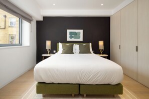2 bedrooms, iron/ironing board, WiFi, bed sheets - 2 Bed, 2 bathroom (A/C) 1 min from Regent Street (London)