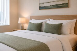 Iron/ironing board, WiFi, bed sheets - Elegant 1BR with Extra Space - Stay Near Toronto’s Entertainment District! (Toronto)