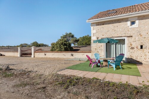 Maison de campagne 'Seul Au Monde' avec piscine privée, terrasse et jardin privatifs