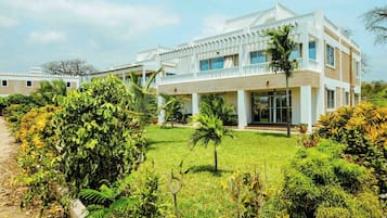 Villa, 5 Bedrooms, Accessible, Smoking | Exterior