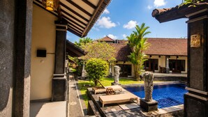 Kolam renang terbuka 