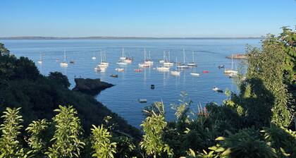 Charming Coastal Retrest