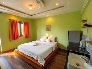 Comfort Studio, 1 Queen Bed - Ben Thanh Inn - M&A (District One)