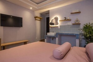 Studio Standard - 1 queensize-säng med bäddsoffa | Skrivbord, mörkläggningsgardiner, strykjärn/strykbräda och gratis wi-fi