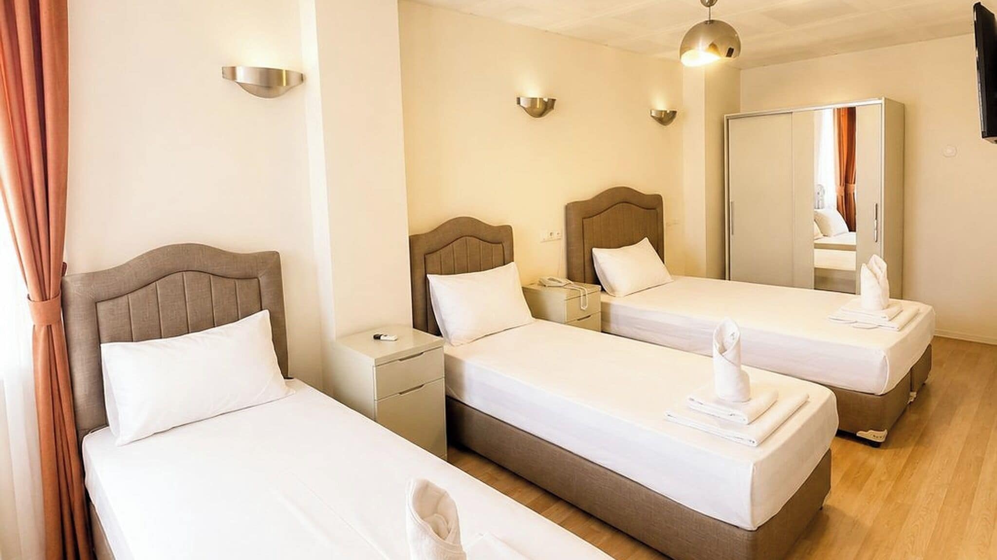 Vierbettzimmer, Stadtblick | Kostenloses WLAN