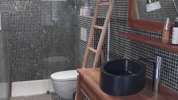 Douche, serviettes fournies