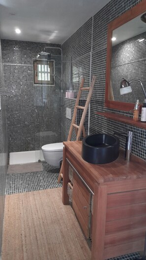 Bathroom - Vrbo Property (Roquebrune-sur-Argens)