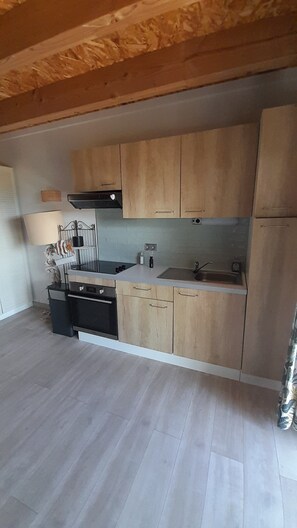 Private kitchen - Vrbo Property (Roquebrune-sur-Argens)