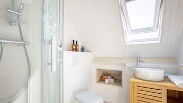Shower, towels