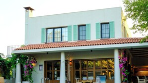 Front of property - Vaha Bitez Boutique Hotel (Bodrum)
