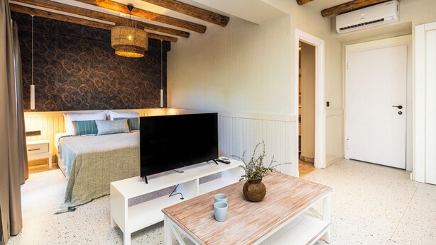 Egyptian cotton sheets, premium bedding, minibar, in-room safe - Vaha Bitez Boutique Hotel (Bodrum)