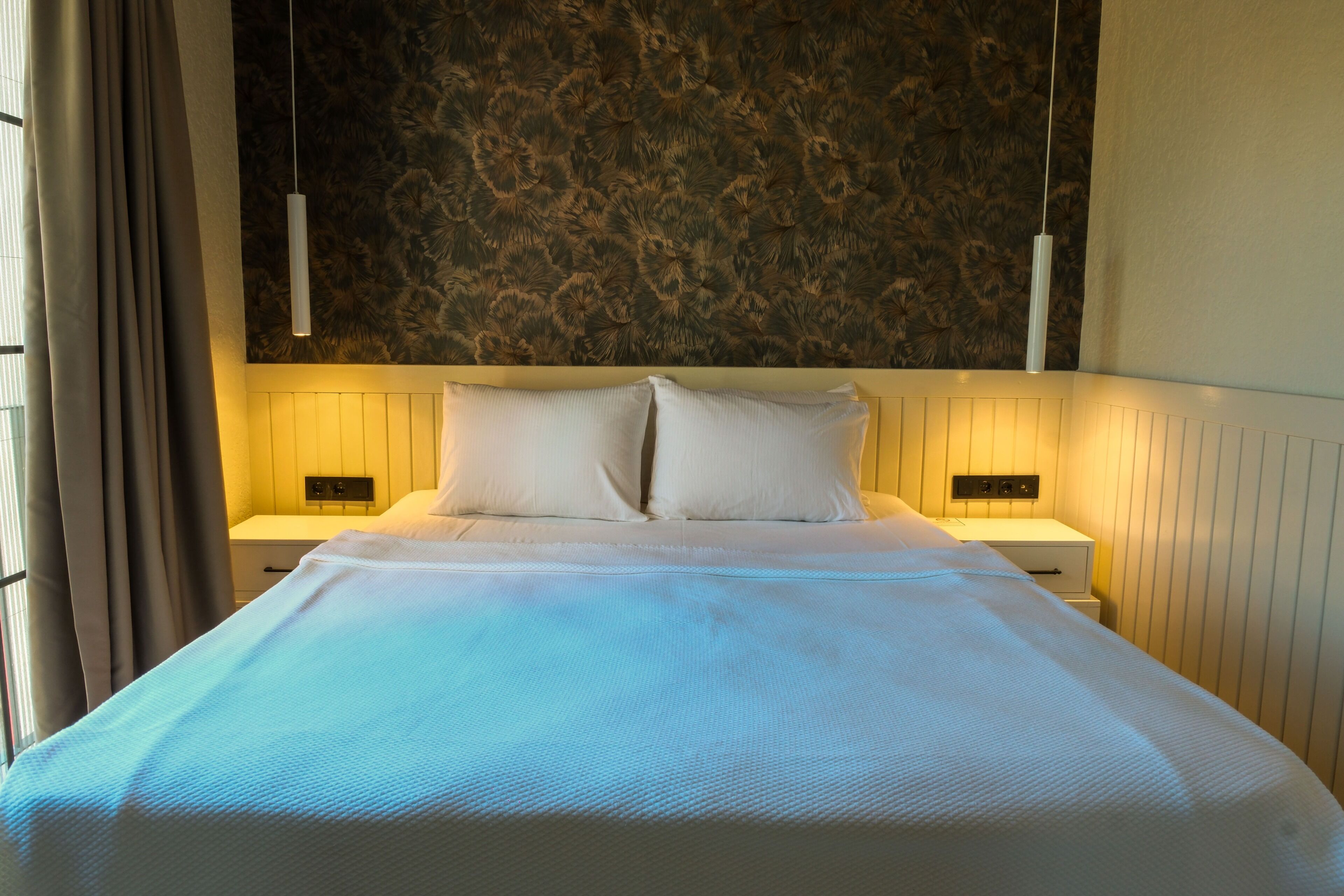 Luxury Suite, Garden View | Egyptian cotton sheets, premium bedding, minibar, in-room safe
