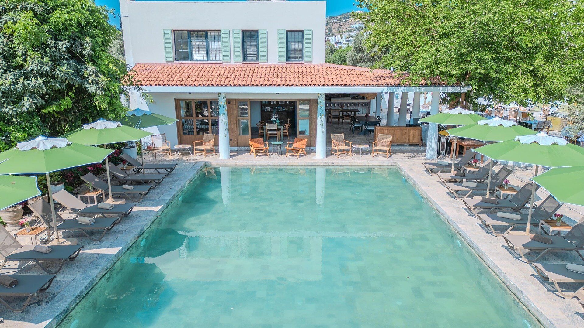 Seasonal outdoor pool