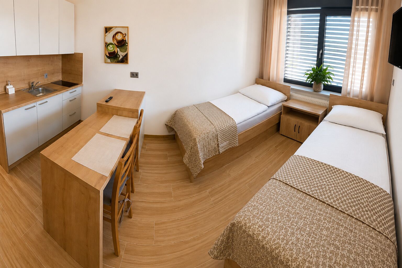 Estudi en suite clàssic, vistes a la ciutat | Escriptori, espai de treball apte per a portàtils i wifi gratuïta 