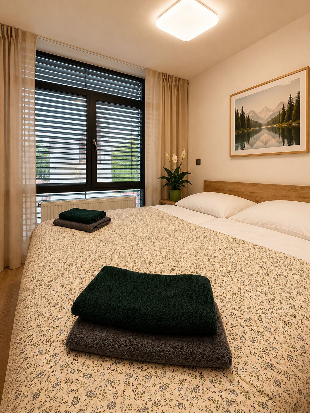 Suite estudio estándar | Escritorio, espacio para trabajar con laptop y wifi gratis 