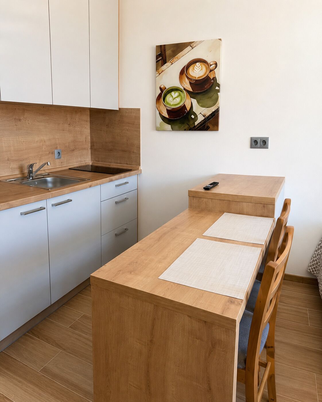 Classic Studio Suite, City View | Private kitchen
