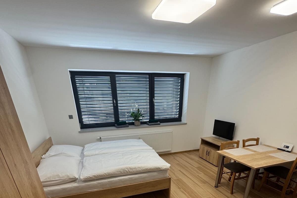 Bureau, espace de travail pour ordinateurs portables