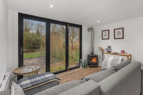 The Cranny - Cosy Private 1-Bedroom Cottage