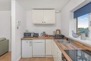 Private kitchen - Rosie's Retreat - Charming Farmhouse Stay (Charndon)
