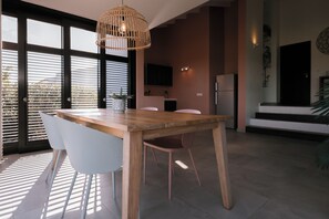 Biệt thự Cao cấp, 2 phòng ngủ | Khu ăn uống