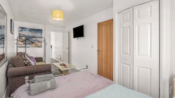 1 bedroom, iron/ironing board, free WiFi