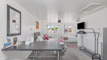 1 bedroom, iron/ironing board, free WiFi
