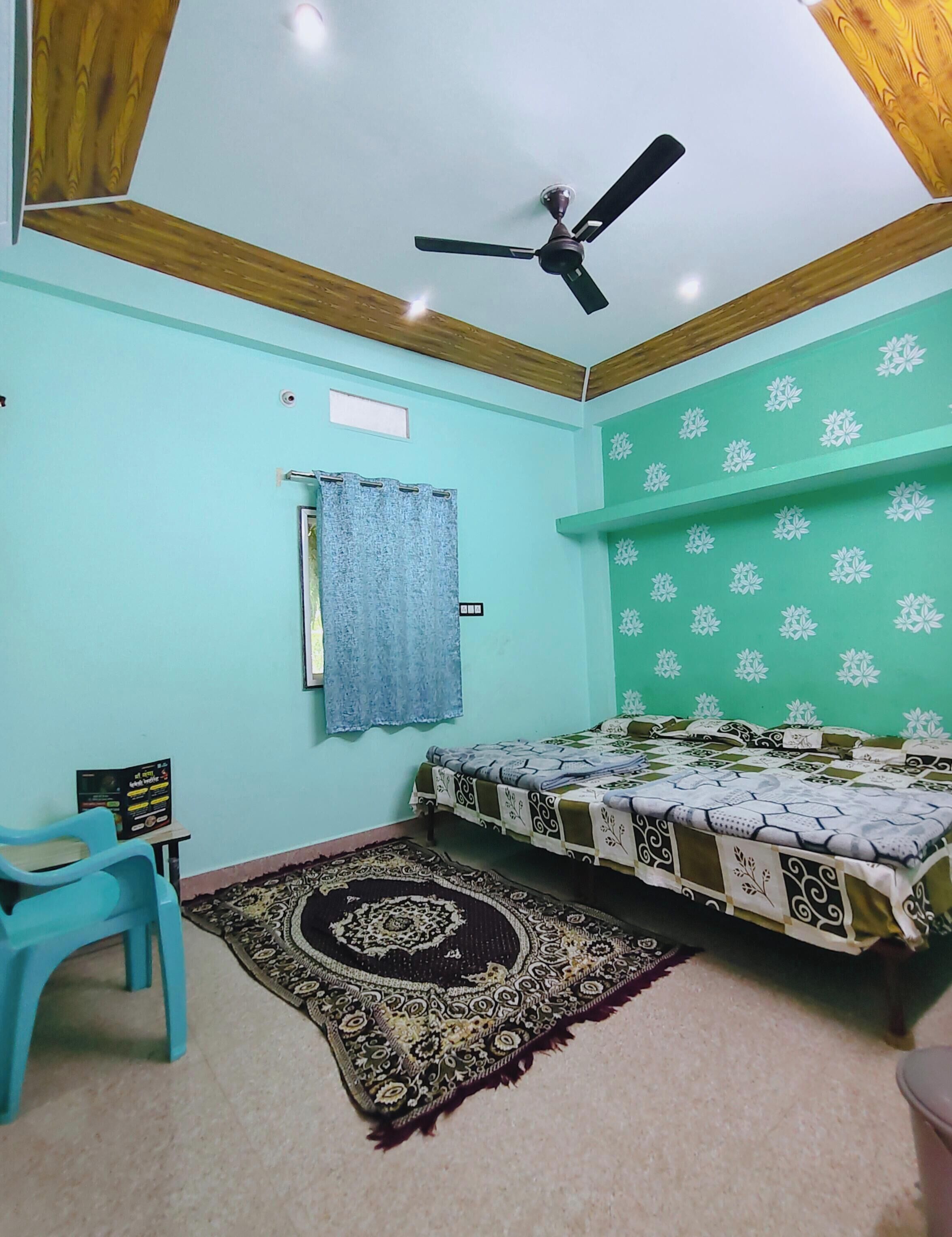 Chambre Quadruple Confort, vue ville | Intérieur