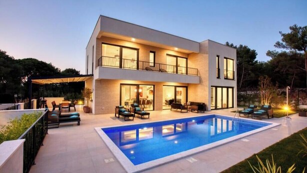 Pool - Villa Spuga (Brodarica)