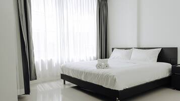 Apartment, 2 Bedrooms, City View | In-room safe, desk, laptop workspace, free WiFi