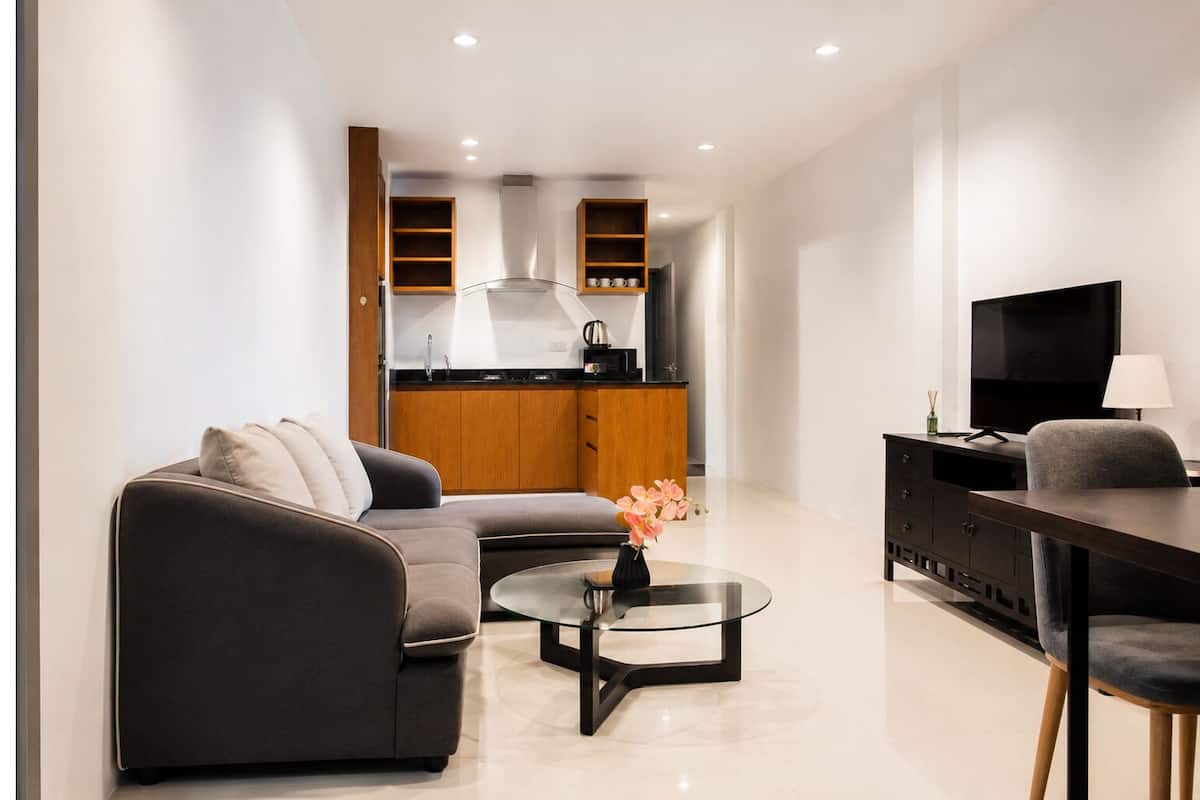 Apartamento familiar, 2 habitaciones, terraza, vistas a la ciudad | Caja fuerte, escritorio, espacio para trabajar con un portátil