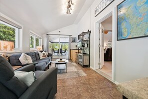 Smart-TV, Videospiele, DVD-Player, Arbeitsbereiche