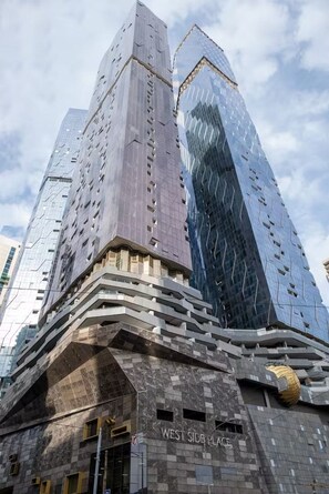Exterior - CBD Elegance | 2BR Apt w/Pool, Gym & City Views (Melbourne)